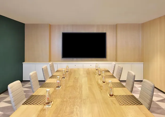 Aloft New Delhi AerocitySpa Hotel